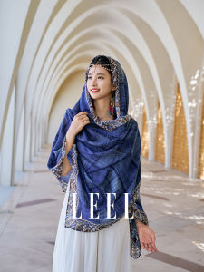 LEEL Plaid Scarf: A Multi-Purpose Fashion Accessory