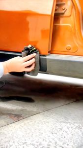 Penghitam Body Dashboard Mobil Dengan Efek Daun Talas