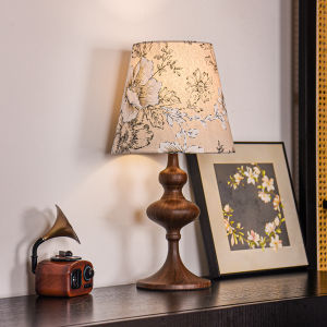 SHIGUANGSUIDAO | Retro and Luxury Chinese Style Bedside Table Lamp