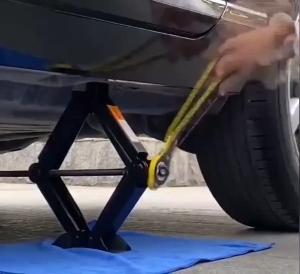 Car Tools Set Jack Stand Jack Tools Jack Lifter Car tire Wrench With Cross Wrench (17x19x21x23)