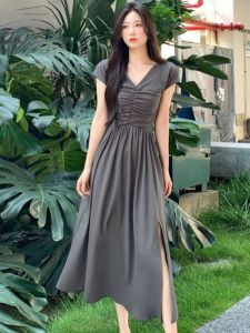 ชุดเดรสยาวคอวีเอวสูงสไตล์ฮิปซี ชุดเดรสยาวผ่าหน้าสไตล์ฝรั่งเศส ชุดเดรสยาวทรงเอผ้าโพลีเอสเตอร์ ชุดเดรสยาวฤดูร้อน