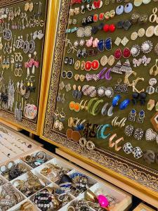 Vintage Court Style Earrings Versatile Luxury Alloy Fashion Jewelry Ancient Retro Hoop Earrings Popular Match All Ear Jewelry