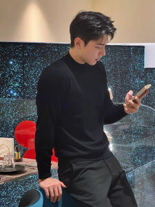 เสื้อยืดคอกลมแขนยาวบุขนแกะสีดำสำหรับผู้ชาย ทรงสลิมฟิต อบอุ่น เสื้อชั้นในฤดูหนาว เสื้อชั้นในคอตั้งสั้น ทรงหลวม โพลีเอสเตอร์