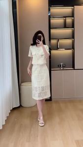 TQTZ18 982 เสื้อลูกไม้เล็ก ๆ น้อย ๆ ที่มีกลิ่นหอมด้านบนและกระโปรงครึ่งตัวเผยให้เห็นผอมสองชิ้นชุดแฟชั่นฝรั่งเศสสำหรับผู้หญิงฤดูร้อน