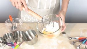 Danish Dough Whisk Stainless Steel Dutch Style Bread Dough Hand Mixer Wooden Handle Kitchen Baking Tools Pastry Blender