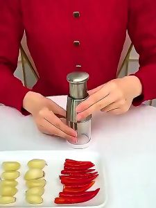 Garlic Press Stainless Steel Alat Penghancur Penghalus Bawang Putih Multifungsi Portable Mini Chopper Blender Manual Penggiling Bumbu Dapur