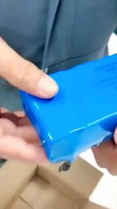 บรรจุภัณฑ์เทียมฟอสเฟต Lifepo4 12V 6Ah สำหรับมอเตอร์ไซค์ 100-400cc บรรจุภัณฑ์ที่น่าสนใจ