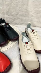Sepatu Koleksi Wanita Sneakers Bahan Kulit Sintetis Kekinian 321