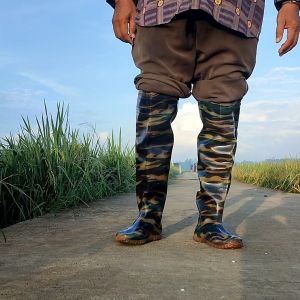 SEPATU BOT KARET PETANI ANTI KEONG PANJANG 55CM SEPATU BOOTS KARET SAWAH PRIA