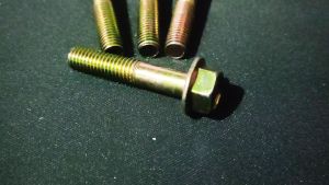 4 pcs BAUT Behel Belakang Jok Honda Beat Flange Bolt M8 x 40 Kuning (Baut Topi)