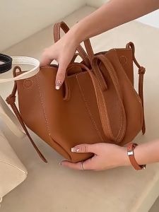 New Wing Bag French Niche Tote Bags Fashion Portable High-End Large-Capacity Underarm Top-handle Bag PU Leather for Women Commuter