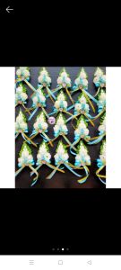 เข็มกลัดมะลิเข็มกลัดวันแม่ อันใหญ่ขนาดกว้าง2 .5นิ้วยาว5.5นิ้วไม่รวมสายโบว์ค่ะ