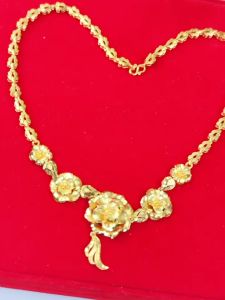Dây chuyền hoa mai 3 chỉ mạ 24.k kèm hộp nhung E.K1.05