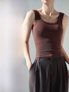 MiiOW | Áo ba lỗ màu nâu U cổ không dây ôm vừa vặn dành cho nữ Áo khoác ngoài có đệm ngực một mảnh Thiết kế hở lưng thời trang mùa hè