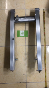 1 Gắp [ chất liệu Nhôm ] dành cho xe Wave nhỏ ( Wave đời đầu)