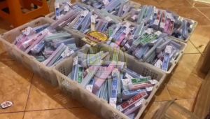 ( isi 50 pcs ) Souvenir PISAU SELONGSONG kemas MIKA Kartu Ucapan Suvenir Murah Makassar