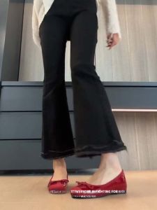 รองเท้าบัลเลต์ส้นแบนหัวเหลี่ยมสีแดงสำหรับผู้หญิง ทรงหัวมน ด้านในเป็นหนังวัวชั้นบน ส้นเตี้ย พื้นยาง รองเท้าแฟชั่นฤดูใบไม้ผลิและฤดูใบไม้ร่วง