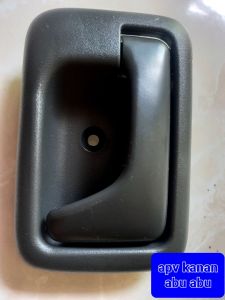 Handle dalam APV sebelah kanan warna abu abu