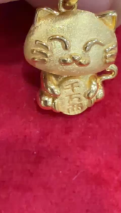 Poh Heng Jewellery 22K Fortune Cat Pendant in Yellow Gold [Price By Weight]