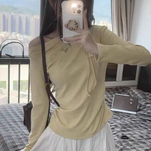 Áo Thun Nữ Tay Dài Hở Vai Màu Vàng Phong Cách Hàn Quốc Mùa Thu 2025 Eo Dài Thường Ngày Thường Ngày