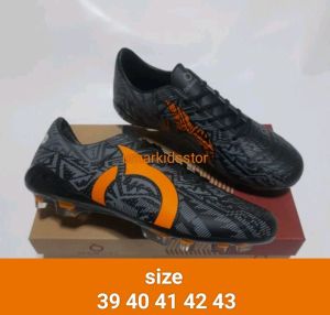 Ortuseight Sepatu Bola/Soccer untuk orang dewasa uk size 39 sampai 43