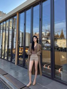 กางเกงขาสั้นผู้หญิงถักสไตล์ย้อนยุคแบบอเมริกัน ทรงเข้ารูป ทรงหลวม สไตล์ใหม่ กางเกงขาสั้นทรงเข้ารูปเอวสูง