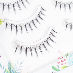 Natural Looking Handwoven One-Piece Fake Eyelashes Gentle Fairy Hair Whole Strip Fish Line Stem Easy to Use Beauty Tools