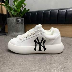 Chính hãng - Giày MLB Chunky Classic Base New York Yankees Ivory - 3ASXCCB4N-50IVS