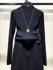 เสื้อชั้นในถักไหมน้ำเงินเข้มคอตั้งครึ่งสูงทรงสลิมฟิตสำหรับผู้หญิง ฤดูใบไม้ผลิและฤดูใบไม้ร่วง เสื้อคลุมด้านในสีพื้น แฟชั่นฤดูใบไม้ร่วง