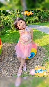 ชุดตรุษจีนเด็กผู้หญิง ชุดการแสดงเด็ก เสื้อผ้าเต้นรําสีแดง สีชมพูกระโปรง ฟุ้งฟลิง เสื้อคอจีนเด็ก สำหรับเด็กผู้หญิงวันเด็ก