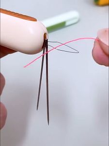 Two-in-one Needle Threader and Seam Ripper DIY Machine Needle Threading and Sewing Needle Double Head Craft Quilting