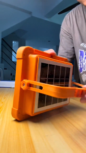 【Pocainoe】 ไฟโซล่าเซลล์ 3000W 5000W ไฟแคมป์ปิ้ง ไฟฉุกเฉิน led ไฟพกพาอเนกประสง Solar floodlight สปอตไลท์พกพา โซล่าเซลล์ สว่างมาก กันน้ำ กันฟ้าผ่า