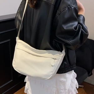 รุ่นใหม่ จัดส่งที่รวดเร็ว wonderful story กระเป๋าสะพายข้างสไตล์ใหม่ กระเป๋าสะพายไนลอน งานดีมาก