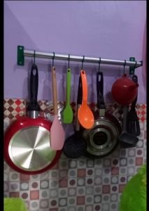 rak dinding dapur tempel/gantung ukuran 75 cm isi gantungan 10 ebih luas
