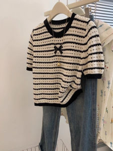 WANGGONGZHU | เสื้อยืดไหมน้ำแข็งถักลายทางสำหรับผู้หญิง ฤดูร้อน 2025 ดีไซน์ใหม่ เสื้อยืดแขนสั้นแบบลำลอง ทรงหลวม สไตล์เกาหลี