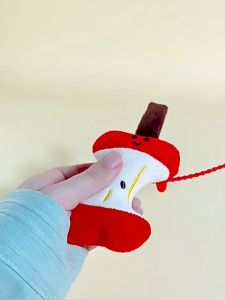 จี้แอปเปิลน่ารักสีแดง ขนาด 10.5 * 7.5 ซม สำหรับเครื่องประดับแฟชั่น พร้อมส่ง