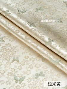 ผ้าซาตินจีนประดับลายดอกไม้ปักลายผีเสื้อสีเหลือง ผ้าคลุมกางเกงชุดฮันบก ผ้าคลุมไหล่สะพายข้าง ผ้าเคลือบเงา