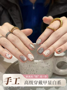 Handmade Short Nail Tips Wearable Nail Art Finished Product High End Medium Length New Years Style Nail Stickers Manicure