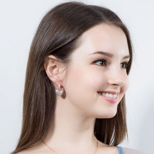 ลูกบาศก์จี้หัวใจเพทายงานเลี้ยงต่างหูรูปหยดน้ำ SE704 เครื่องประดับหู ผู้หญิงละเอียดอ่อนเลื่อมสีทองคำสีกุหลาบปูรอบเต็ม AAA