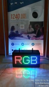 Penggunaan Outdoor: Lampu LED Waterproof & Running Text 2sisi RGB 38x22cm