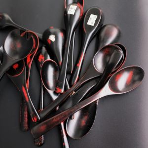 Natural Lacquer Wood Spoon Long Handle for Eating And Soup Drinking Creative Wooden Mold Lacquerware Household Japanese Cute Rice Spoon