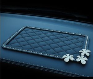 [FREESHIPMAX 2022 ] Hàng HOT mới về - Tấm chống trượt taplo ô tô đính đá sang trọng và nhiều họa tiết đẹp- Hoàng Đông shop