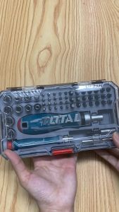 Bộ tua vít đa năng 55 chi tiết Total TACSD30556 với 41 mũi vít khác nhau được làm từ chất liệu thép hợp kim cứng cáp