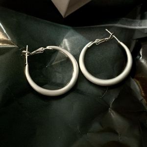 Silver Brushed Metal Earrings Womens Elegant Unique Ear Jewelry Suitable for Oval And round Faces Geometric Pattern Hoops