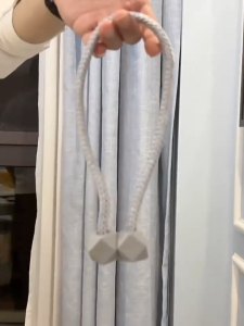 2Pcs Magnetic Curtain Ties - Cube-Shaped Strong Magnet Pair Minimalist & Versatile Decorative