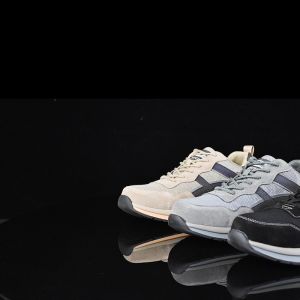 รองเท้าเซฟตี้สนีกเกอร์ รุ่นOZUKA  สีเทา กันน้ำ มีแถบสะท้อนแสง หัวเหล็ก พื้นกันลื่นทนต่อสารเคมี หนังกลับ ทนต่อสะเก็ดไฟ