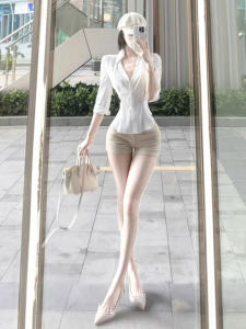 Korean Style Unique V-Neck Waist-Cinching Slimming Top Design Sensation Small Audience Shirt Summer Hit Small Shirt