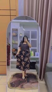 Daster Jumbo Chibi Rayon Premium: Kelebihan & Tips Menggunakannya\\n\\n Apa Itu Daster Jumbo Chibi Rayon Premium?\\n\\nDaster Jumbo Chibi Rayon Premium adalah pakaian dalam wanita yang dirancang khusus untuk memberikan kenyamanan dan daya tarik estetika. Terbuat dari bahan rayon berkualitas tinggi, daster ini memiliki ukuran besar dan desain unik yang membuatnya menjadi pilihan populer di kalangan wanita. Daster Jumbo Chibi Rayon Premium berbeda dari daster rayon biasa karena kualitas bahan, daya serap, dan desain uniknya.\\n\\n Karakteristik Utama Daster Jumbo Chibi Rayon Premium\\n\\nDaster Jumbo Chibi Rayon Premium memiliki beberapa karakteristik utama yang membedakannya dari daster rayon biasa:\\n\\n- Bahan berkualitas tinggi: Terbuat dari rayon premium, daster ini memberikan kenyamanan maksimal dan daya serap yang baik.\\n- Ukuran besar: Daster ini dirancang untuk wanita dengan ukuran tubuh lebih besar, memberikan ruang gerak yang cukup dan kenyamanan maksimal.\\n- Desain unik: Daster Jumbo Chibi Rayon Premium memiliki desain yang menarik dan berbeda dari daster rayon biasa, membuatnya menjadi pilihan populer di kalangan wanita.\\n\\n Perbedaan dengan Daster Rayon Biasa\\n\\nDaster Jumbo Chibi Rayon Premium berbeda dari daster rayon biasa dalam beberapa hal:\\n\\n- Bahan berkualitas tinggi: Daster Jumbo Chibi Rayon Premium terbuat dari rayon premium, memberikan kenyamanan maksimal dan daya serap yang baik.\\n- Ukuran besar: Daster ini dirancang untuk wanita dengan ukuran tubuh lebih besar, memberikan ruang gerak yang cukup dan kenyamanan maksimal.\\n- Desain unik: Daster Jumbo Chibi Rayon Premium memiliki desain yang menarik dan berbeda dari daster rayon biasa, membuatnya menjadi pilihan populer di kalangan wanita.\\n\\n Kelebihan Daster Jumbo Chibi Rayon Premium\\n\\nDaster Jumbo Chibi Rayon Premium memiliki beberapa kelebihan yang menjadikannya pilihan populer di kalangan wanita:\\n\\n Kenyamanan & Daya Serap yang Baik\\n\\nDaster Jumbo Chibi Rayon Premium terbuat dari rayon premium, memberikan kenyamanan maksimal dan daya serap yang baik. Bahan ini juga mudah menyerap keringat dan menjaga kulit tetap kering, membuatnya menjadi pilihan ideal untuk dikenakan sepanjang hari.\\n\\n Durabilitas & Tahan Lama\\n\\nDaster Jumbo Chibi Rayon Premium memiliki durabilitas yang tinggi dan tahan lama. Bahan rayon premium yang digunakan dalam pembuatan daster ini memastikan bahwa daster akan bertahan lama meskipun digunakan secara rutin.\\n\\n Desain & Model Unik\\n\\nDaster Jumbo Chibi Rayon Premium memiliki desain dan model yang unik, membuatnya menjadi pilihan populer di kalangan wanita. Desain ini tidak hanya menarik, tetapi juga memastikan bahwa daster sesuai dengan berbagai bentuk tubuh.\\n\\n Cara Memilih Daster Jumbo Chibi Rayon Premium yang Tepat\\n\\nBerikut adalah beberapa tips untuk memilih Daster Jumbo Chibi Rayon Premium yang tepat:\\n\\n Ukuran & Fit\\n\\nPastikan untuk memilih ukuran yang tepat agar daster sesuai dengan bentuk tubuh Anda. Daster Jumbo Chibi Rayon Premium dirancang untuk wanita dengan ukuran tubuh lebih besar, jadi pastikan untuk memilih ukuran yang sesuai.\\n\\n Kualitas Bahan & Proses Pembuatan\\n\\nPilih Daster Jumbo Chibi Rayon Premium yang terbuat dari bahan berkualitas tinggi dan diproses dengan baik. Bahan berkualitas tinggi memastikan bahwa daster akan bertahan lama dan memberikan kenyamanan maksimal.\\n\\n Harga & Nilai Investasi\\n\\nPilih Daster Jumbo Chibi Rayon Premium yang sesuai dengan anggaran Anda dan memberikan nilai investasi yang baik. Daster ini adalah investasi jangka panjang yang akan memberikan kenyamanan dan daya tarik estetika sepanjang waktu.\\n\\n Tips Merawat Daster Jumbo Chibi Rayon Premium\\n\\nBerikut adalah beberapa tips untuk merawat Daster Jumbo Chibi Rayon Premium:\\n\\n Cara Menyimpan & Menyimpan\\n\\nSimpan Daster Jumbo Chibi Rayon Premium di tempat yang kering dan bersih. Hindari menyimpannya di tempat yang lembab atau panas, karena ini dapat merusak bahan dan desain daster.\\n\\n Cara Membersihkan & Mencuci\\n\\nCuci Daster Jumbo Chibi Rayon Premium dengan tangan menggunakan deterjen ringan dan air dingin. Hindari mencuci daster di mesin cuci, karena ini dapat merusak bahan dan desain daster.\\n\\n Cara Menghindari Kerusakan & Pemutihan\\n\\nHindari menggunakan pewarna pakaian atau produk perawatan pakaian lainnya pada Daster Jumbo Chibi Rayon Premium, karena ini dapat merusak bahan dan desain daster. Selalu ikuti petunjuk perawatan pada label daster untuk memastikan bahwa daster tetap awet dan tampak baru.\\n\\n Kesimpulan\\n\\nDaster Jumbo Chibi Rayon Premium adalah pakaian dalam wanita yang dirancang khusus untuk memberikan kenyamanan dan daya tarik estetika. Daster ini memiliki karakteristik utama seperti bahan berkualitas tinggi, ukuran besar, dan desain unik yang membedakannya dari daster rayon biasa. Kelebihan daster ini termasuk kenyamanan, durabilitas, dan desain uniknya. Memilih Daster Jumbo Chibi Rayon Premium yang tepat memerlukan pertimbangan ukuran, kualitas bahan, dan harga. Merawat daster ini memerlukan perhatian khusus, termasuk menyimpan, membersihkan, dan menghindari kerusakan. Dengan mengikuti tips ini, Anda dapat memastikan bahwa Daster Jumbo Chibi Rayon Premium Anda akan bertahan lama dan tetap tampak baru.\n}