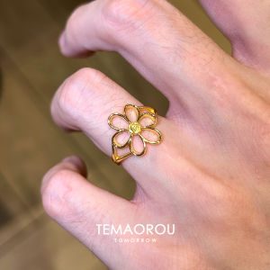 Non-Fading Titanium Steel Floral Ring for Women Unique Hollow Design High-End Sensation Open Finger Ring Fashionable Jewelry