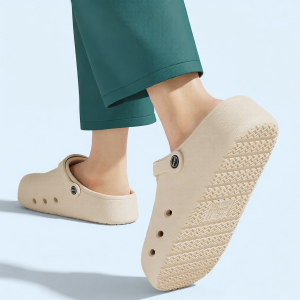 Molly | Non-slip Anti-odor Needle-proof Medical Slipper Men